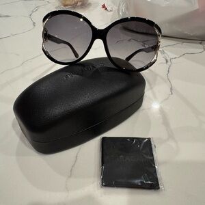 Salvatore Ferragamo Elegant Black Sunglasses
